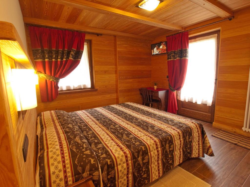 Villa Americana Chambres d'Hotes Champoluc Habitación foto